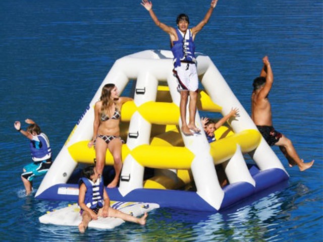 Summer Floating Inflatable Climbing Water Tower / Giant Inflatable Floating Water Slide BY-WT-012